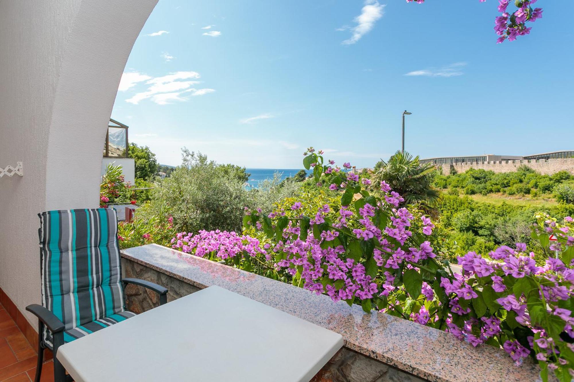 Apartments Delfin Krk Town Exterior foto