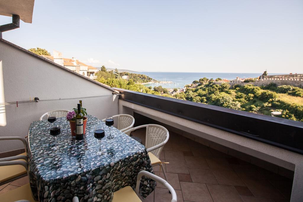 Apartments Delfin Krk Town Exterior foto